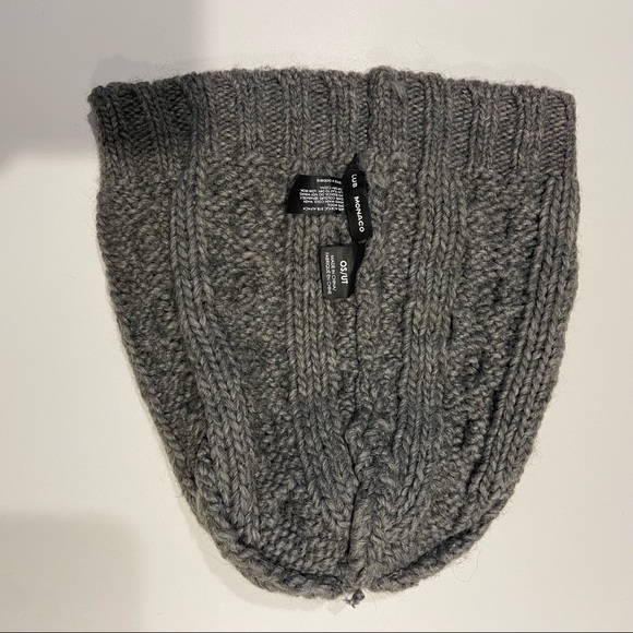 Club Monaco Cableknit Beanie - Picture 3 of 4